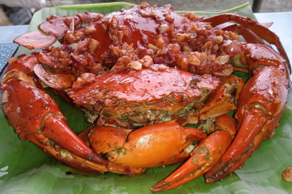 How Is Alimango (Crab) Typically Prepared in Philippine Seafood Dishes?