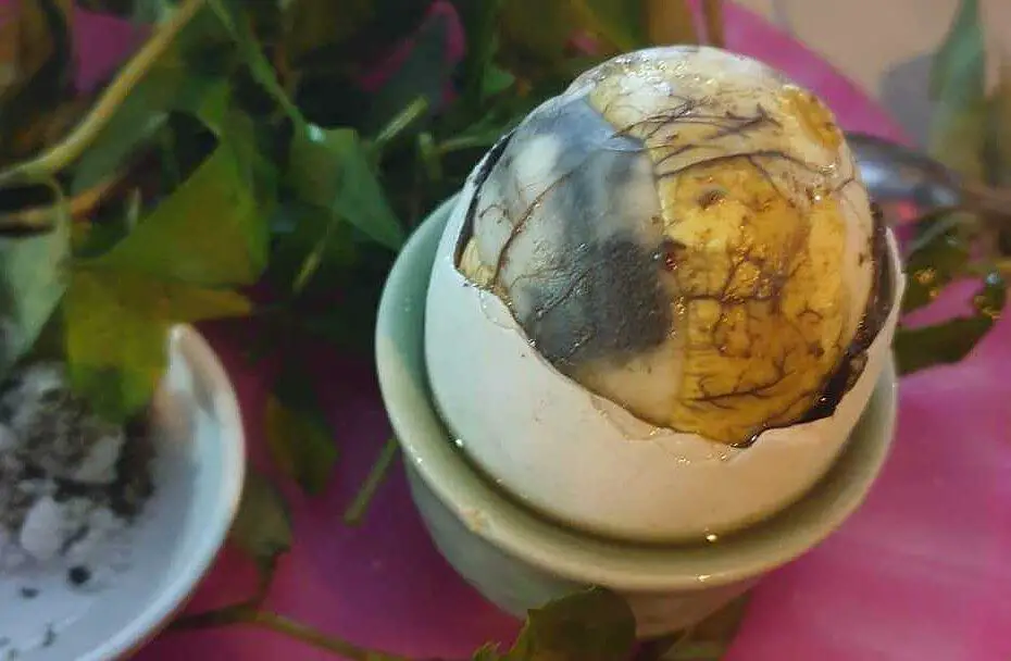 Balut Sa Puti: a New Way to Eat the Filipino Egg