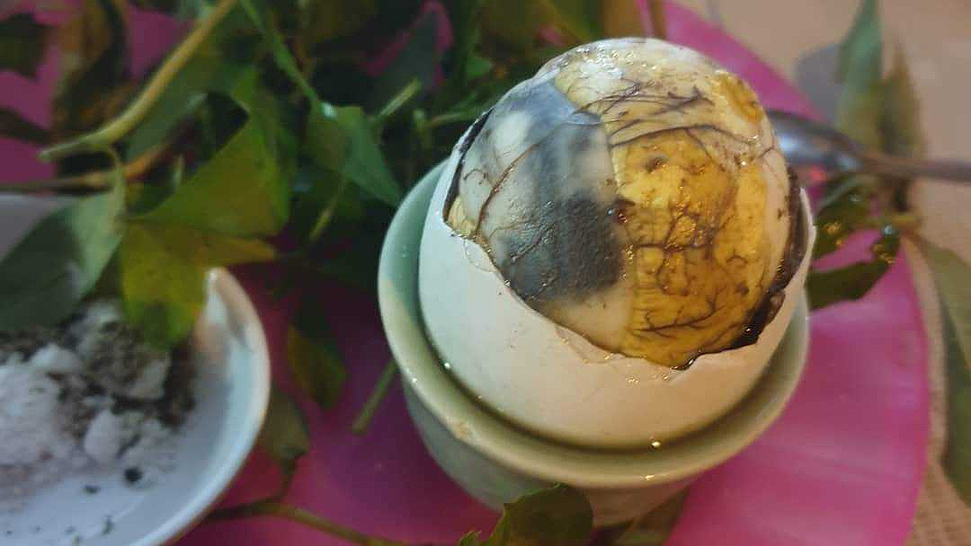 Balut Sa Puti: a New Way to Eat the Filipino Egg