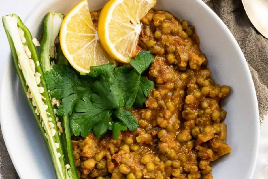 What Are Traditional Filipino Munggo Bean Recipes?