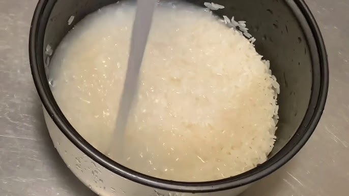 How Is Boiling Used as a Rice Cooking Technique in Filipino Cuisine?