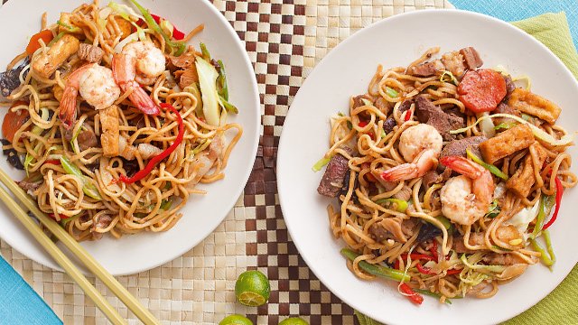 Why Do Filipino Pancit Canton Recipes Taste So Good?