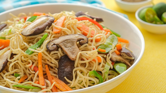 How to Cook Vegetarian Pancit Canton